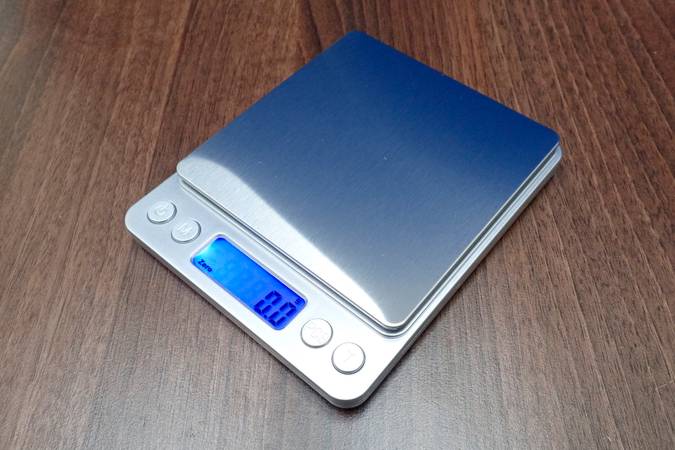 Digital scales for accurately weighing epoxy resin and activator for mixing in the correct ratio